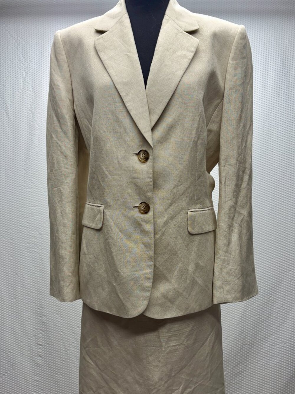 Tahari Linen Blend Suit Women’s Blazer 14 Skirt 18 Beige A Line Set EUC